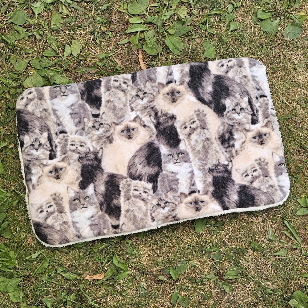 NEW! Siamese Tabby Cats Pet Mat - Small - 3 Layers, Fleece Sherpa | Dog Cat Baby
